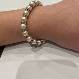 Elegant Pearl and Silver Bracelet